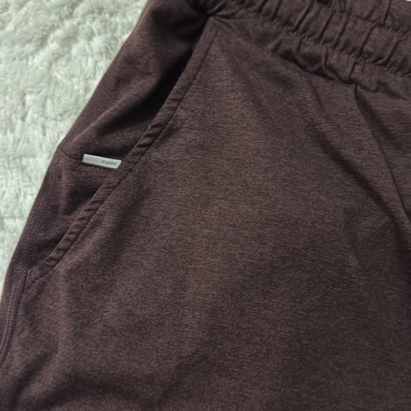 Men’s Vuori maroon pants. Size Large. - Picture 2 of 5